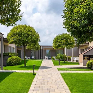 Aurora Aparthotel